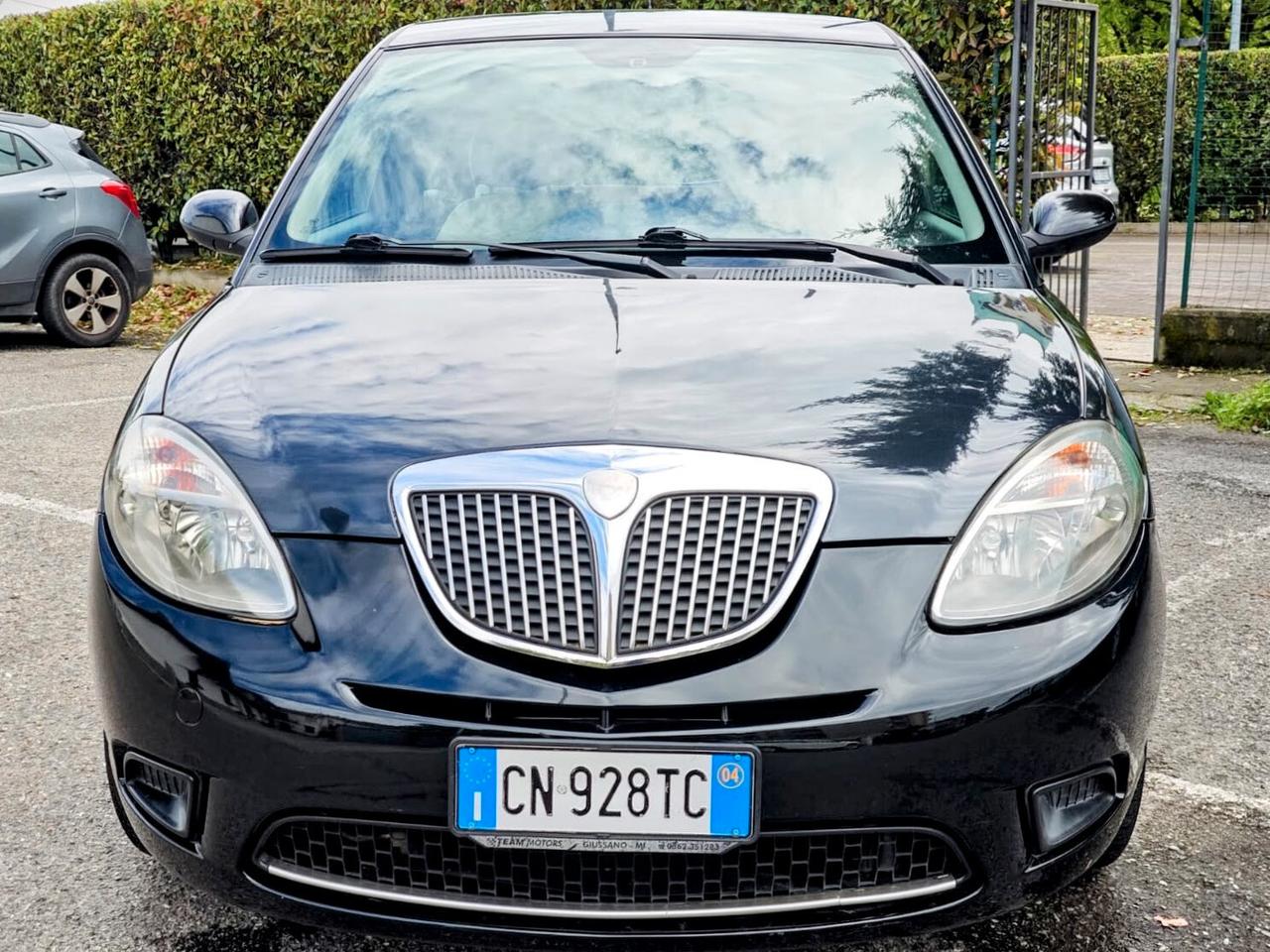 Lancia Ypsilon 1.2 16V Platino