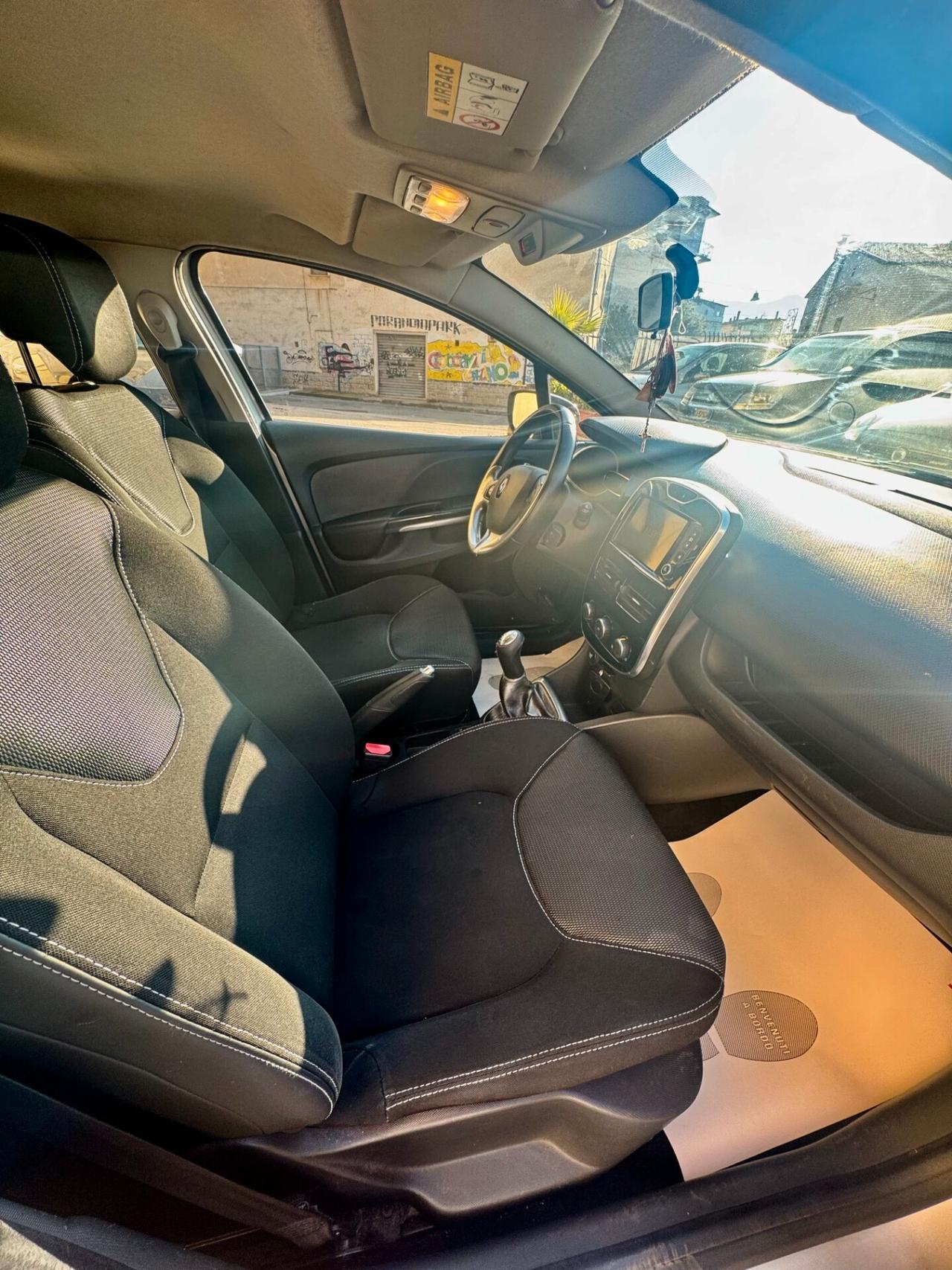 Renault Clio 1.2 75CV 5 porte Zen