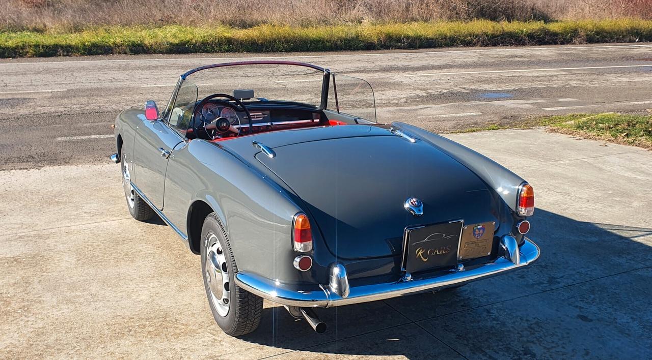 Giulietta Spider PASSO CORTO (750 D)