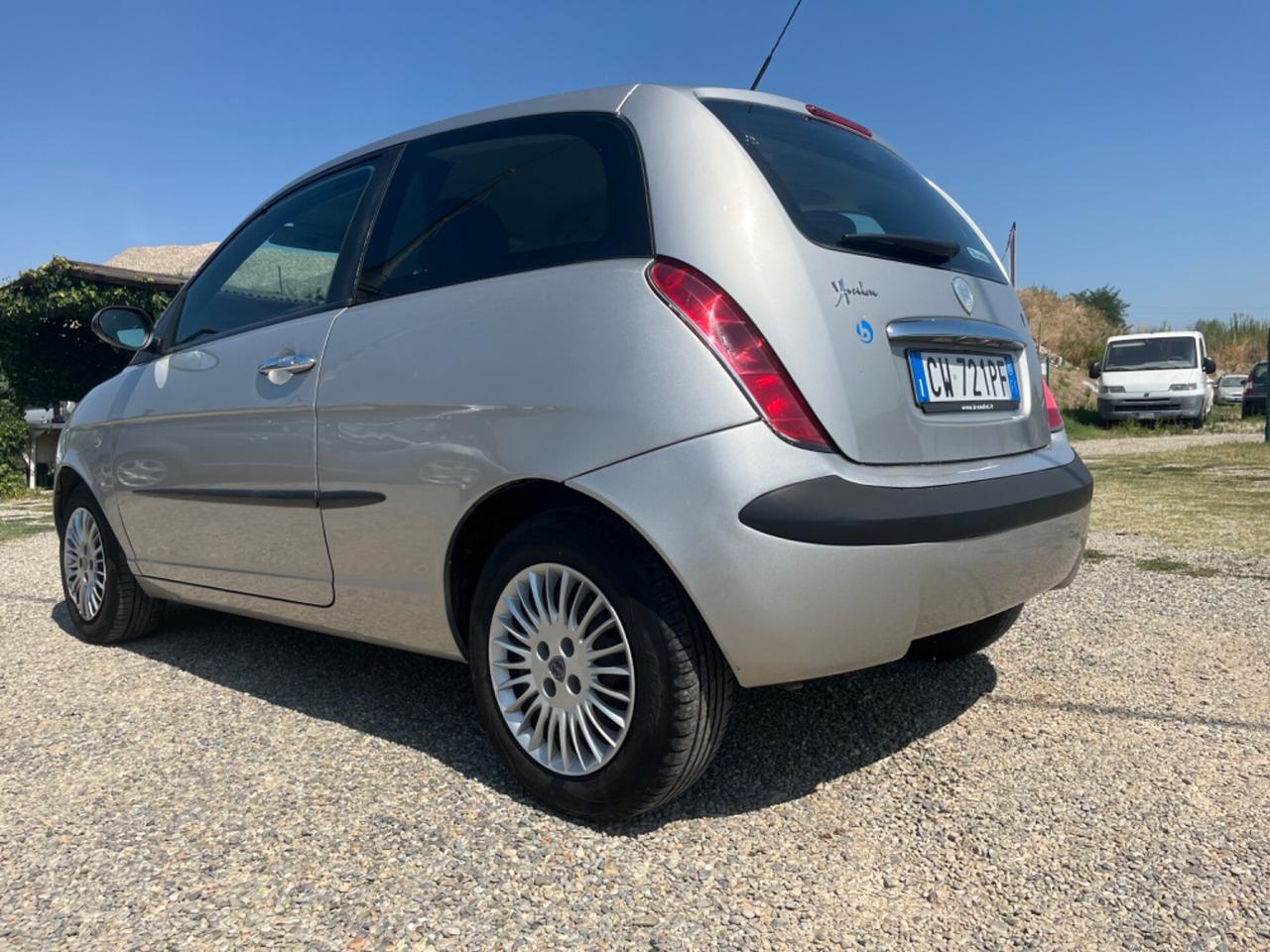 Lancia Ypsilon 1.2 16V Argento