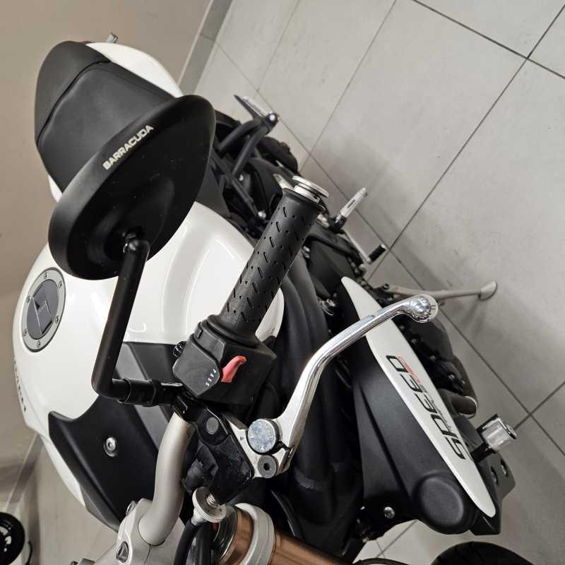 Triumph Speed Triple 1050 - 2011