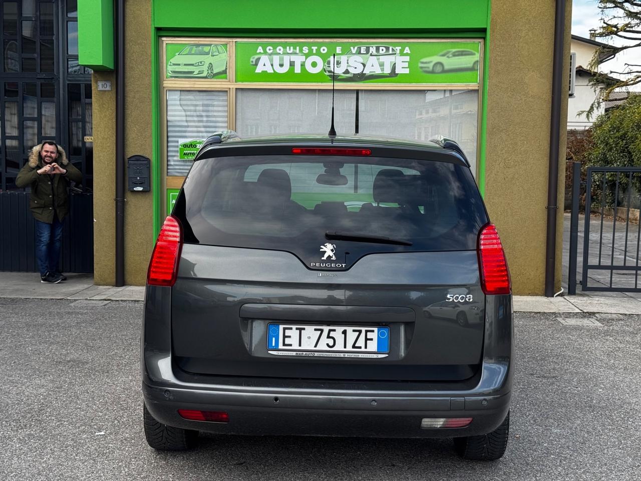 Peugeot 5008 1.6 HDi 115CV Allure