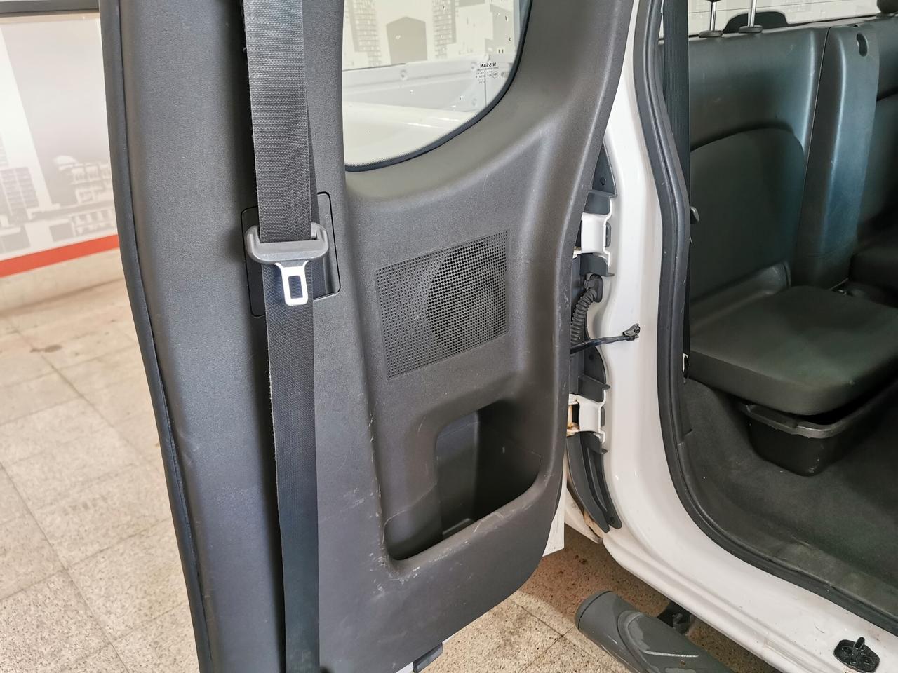 Nissan Navara 2.5 dCi 190CV 2 porte King Cab Sport