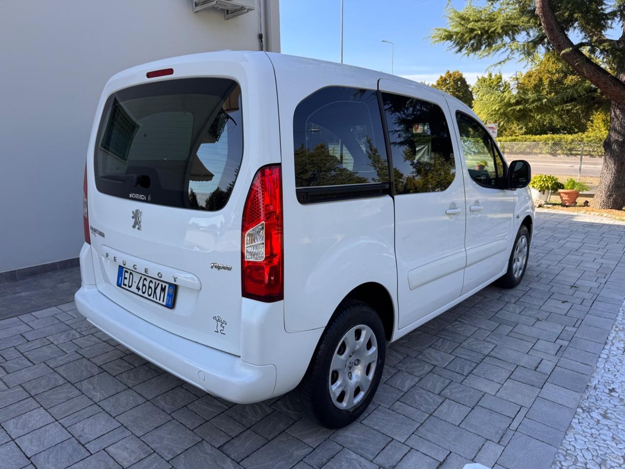 Peugeot Partner Tepee 1.6 HDi 110CV Premium N1 AUTOCARRO OK NEOPATENTATI