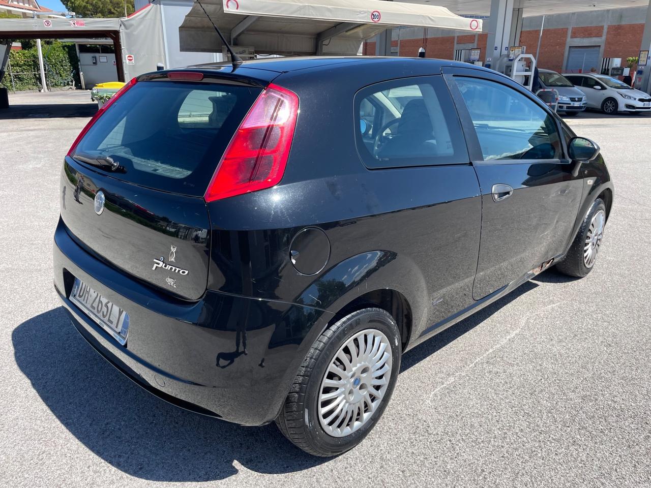 FIAT GRANDE PUNTO 1.2 BENZINA 2007 CON FRIZIONE NUOVA.