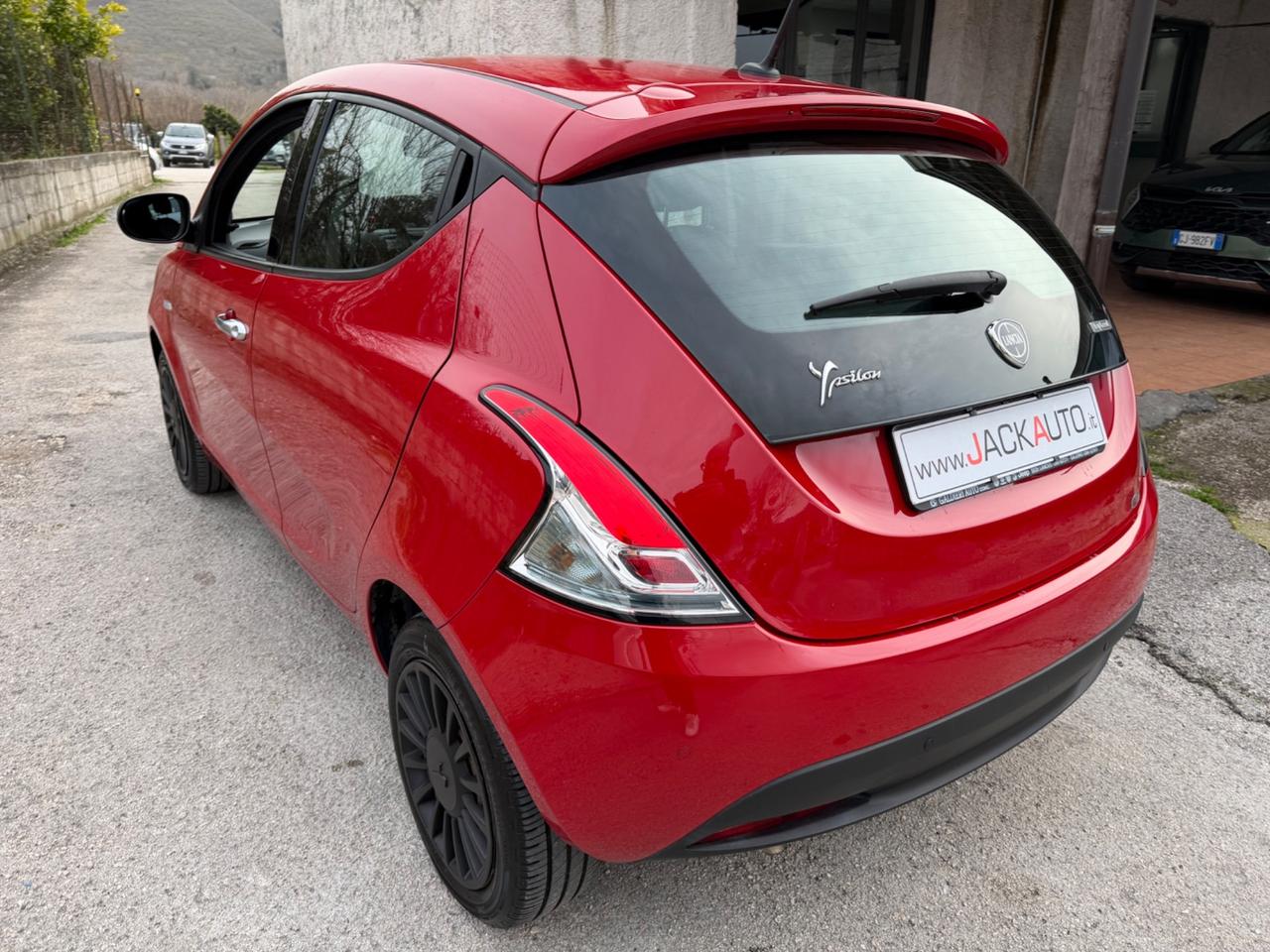 Lancia Ypsilon 1.0 FireFly 5 porte S&S Hybrid Gold