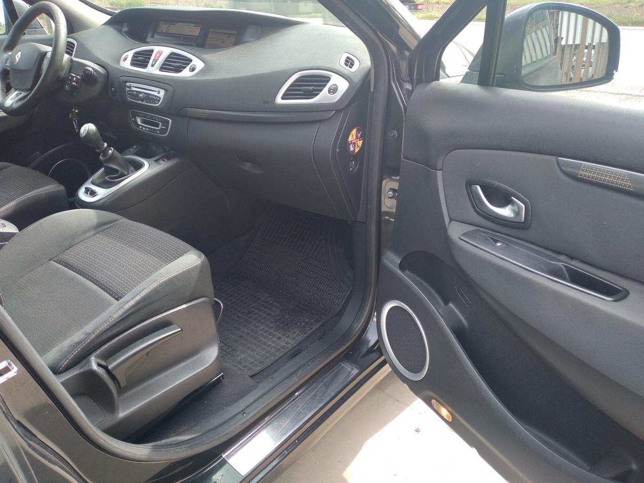 Renault Scenic Scénic X-Mod 1.5 dCi 110CV Luxe