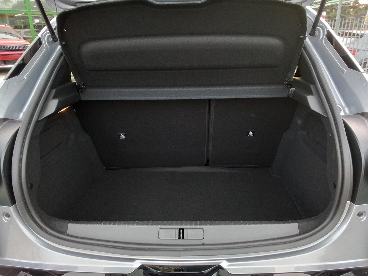 Lancia Ypsilon Hybrid e-DCT LX