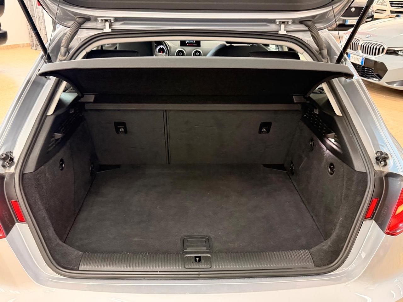Audi A3 1.6 TDI clean diesel S tronic Ambition