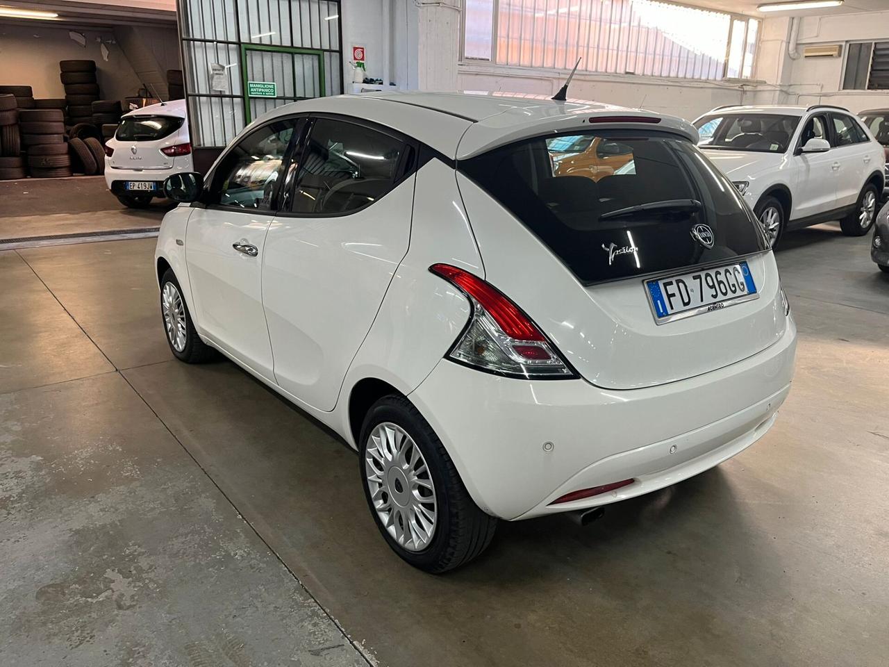 Lancia Ypsilon 1.2 solo 6700 km!!!!! euro6