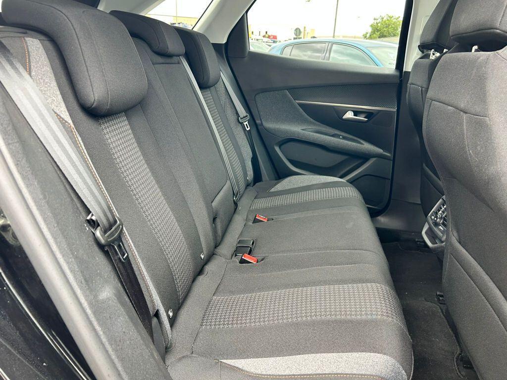 Peugeot 3008 1.5 130cv Business EAT8