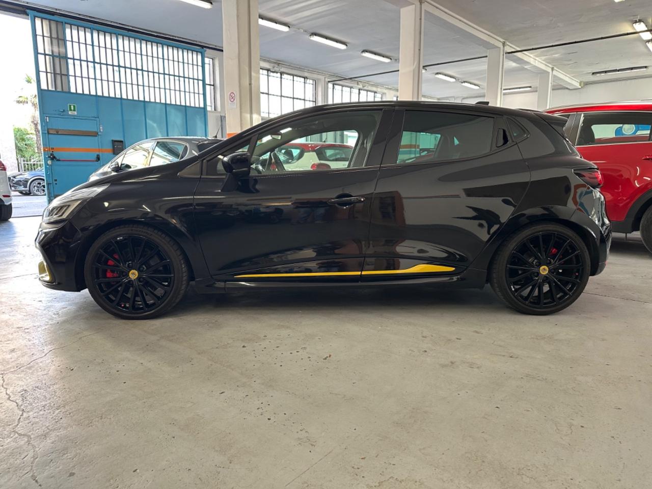 Renault Clio TCe 220CV EDC 5 porte Energy R.S. Trophy - Autonavigli