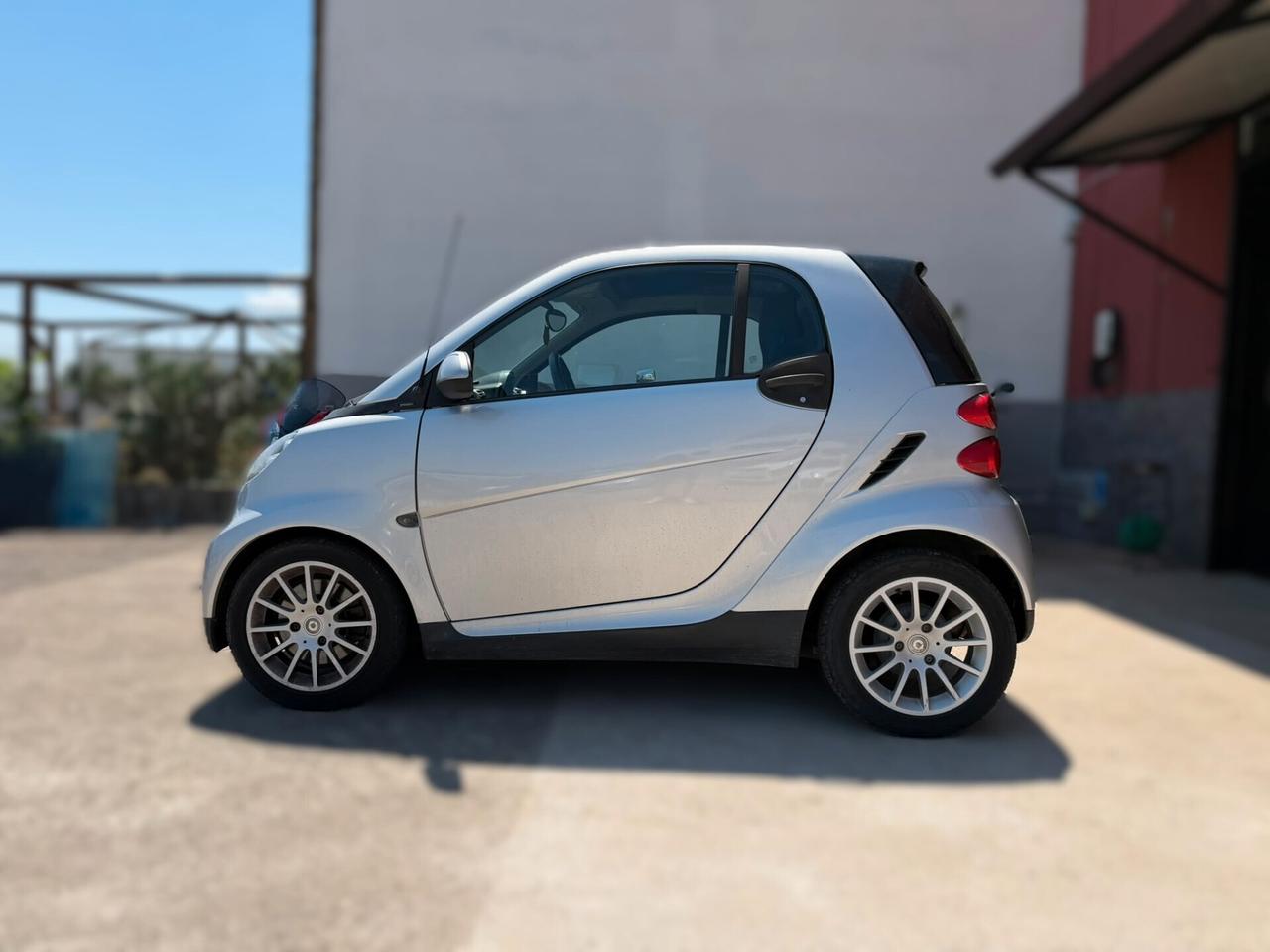 Smart ForTwo 2009 800 CDI 138000km!!!