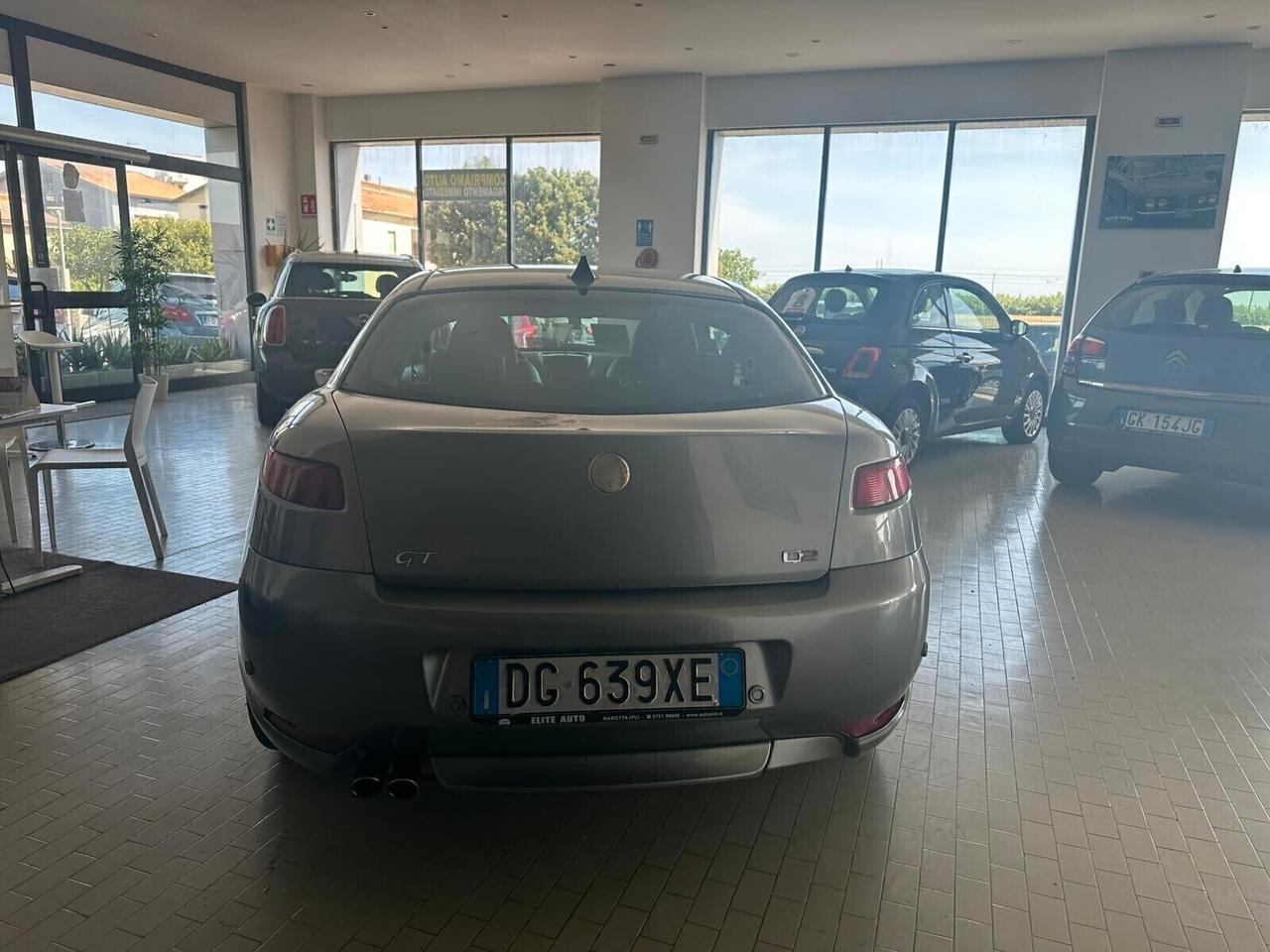 Alfa Romeo GT 1.9 JTDM 16V Distinctive Q2