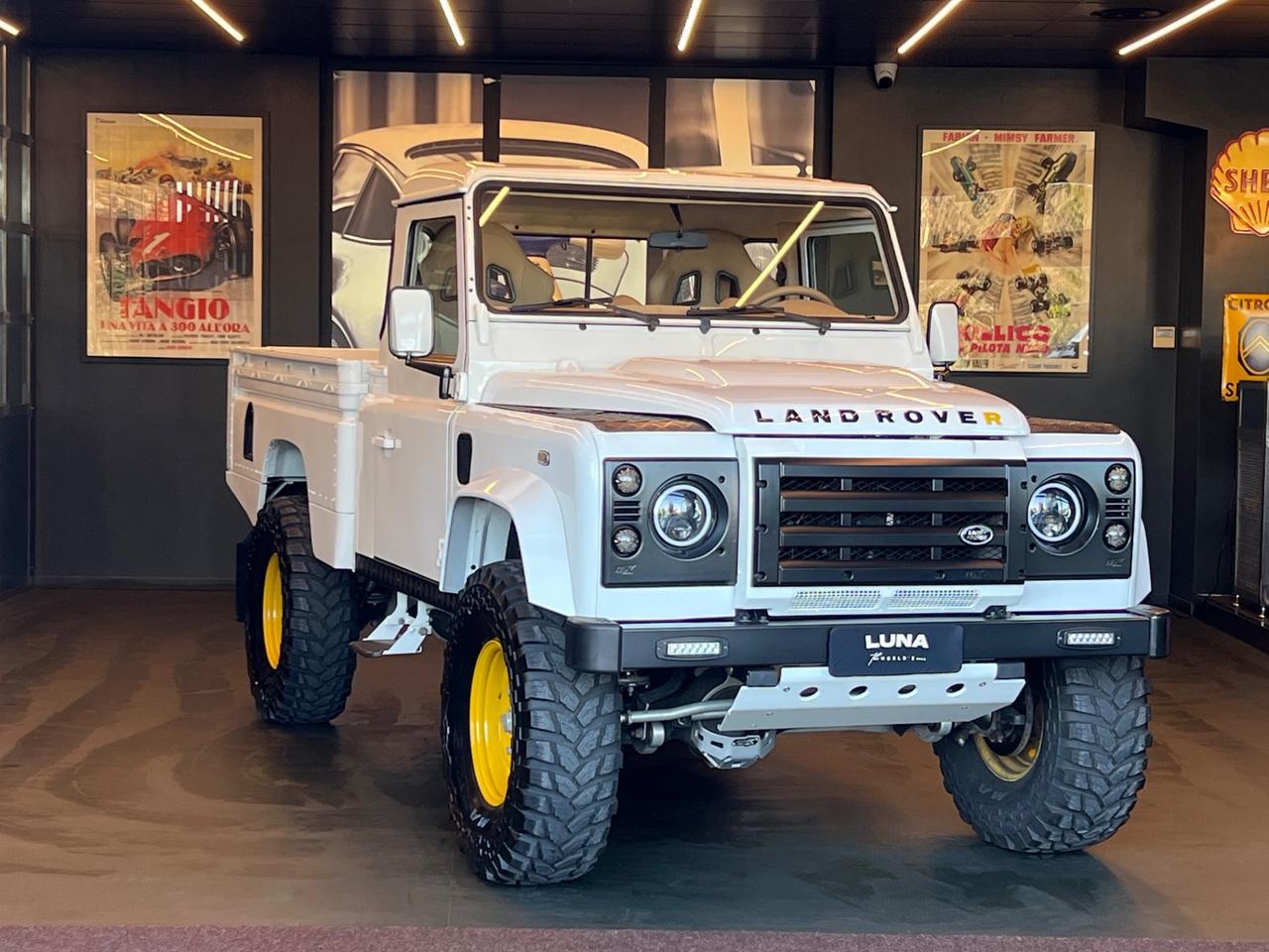Land Rover Defender 110 2.4 TD4 High Capacity Pick Up E "The world's style"