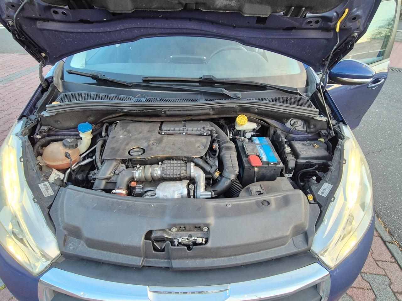 Peugeot 208 BlueHDi 75 3 porte Active
