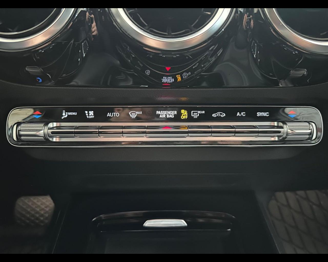 Mercedes-Benz GLA (H247) - GLA 180 Automatic Sport