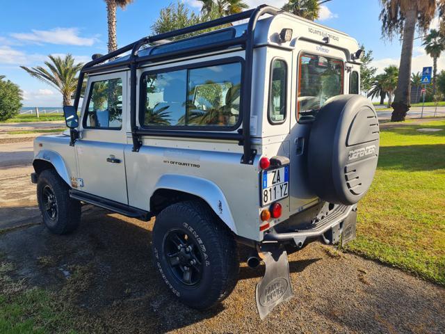 LAND ROVER Defender 90 2.4 TD4 Station Wagon S