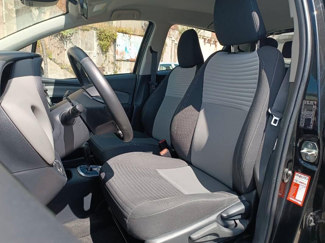 Toyota Yaris 1.5 Hybrid Business 73CV