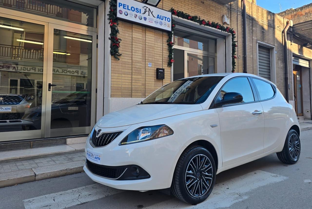 Lancia Ypsilon 1.0 FireFly 5 porte Hybrid Gold