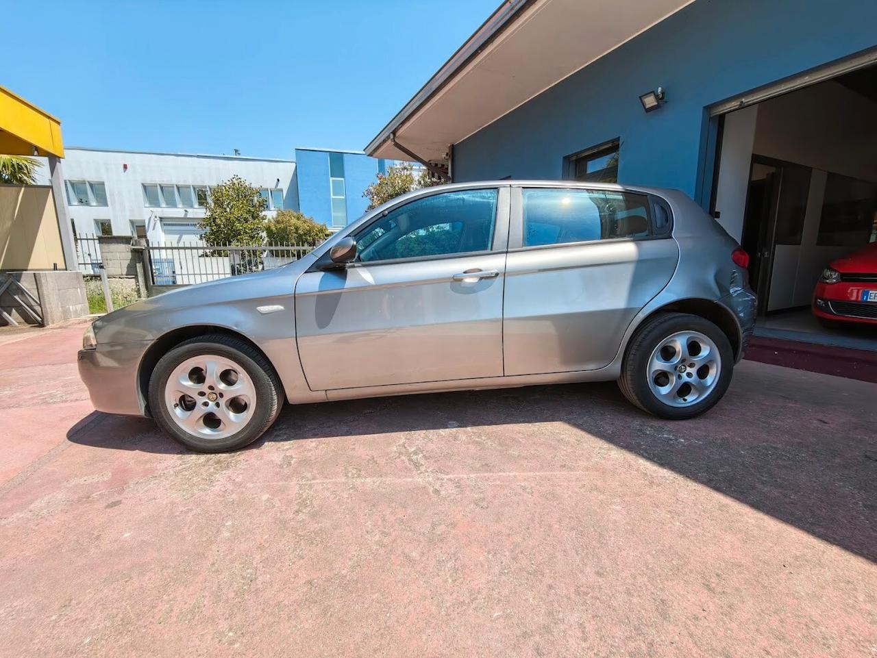 Alfa Romeo 147 1.6 16V TS (105) 5 porte Black Line