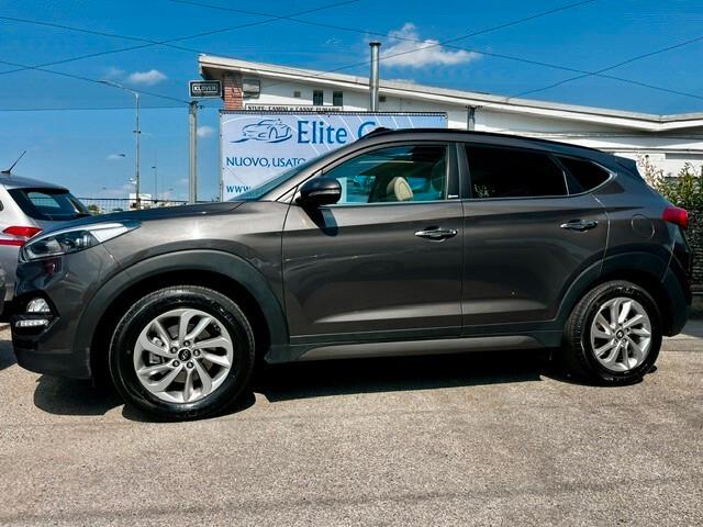 Hyundai TUCSON 1.7 crdi Xpossible 2wd 115cv " TETTO / NAVI / TELECAMERA/....