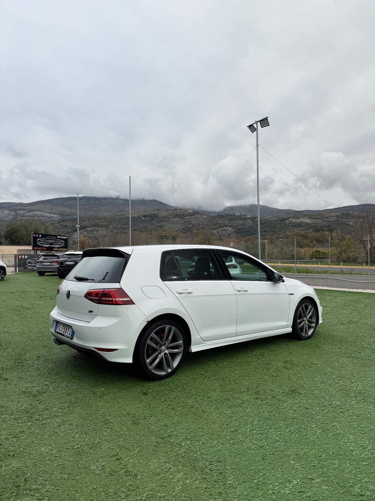 Volkswagen Golf 1.6 TDI 110cv DSG R-LINE ALLESTIMENTO