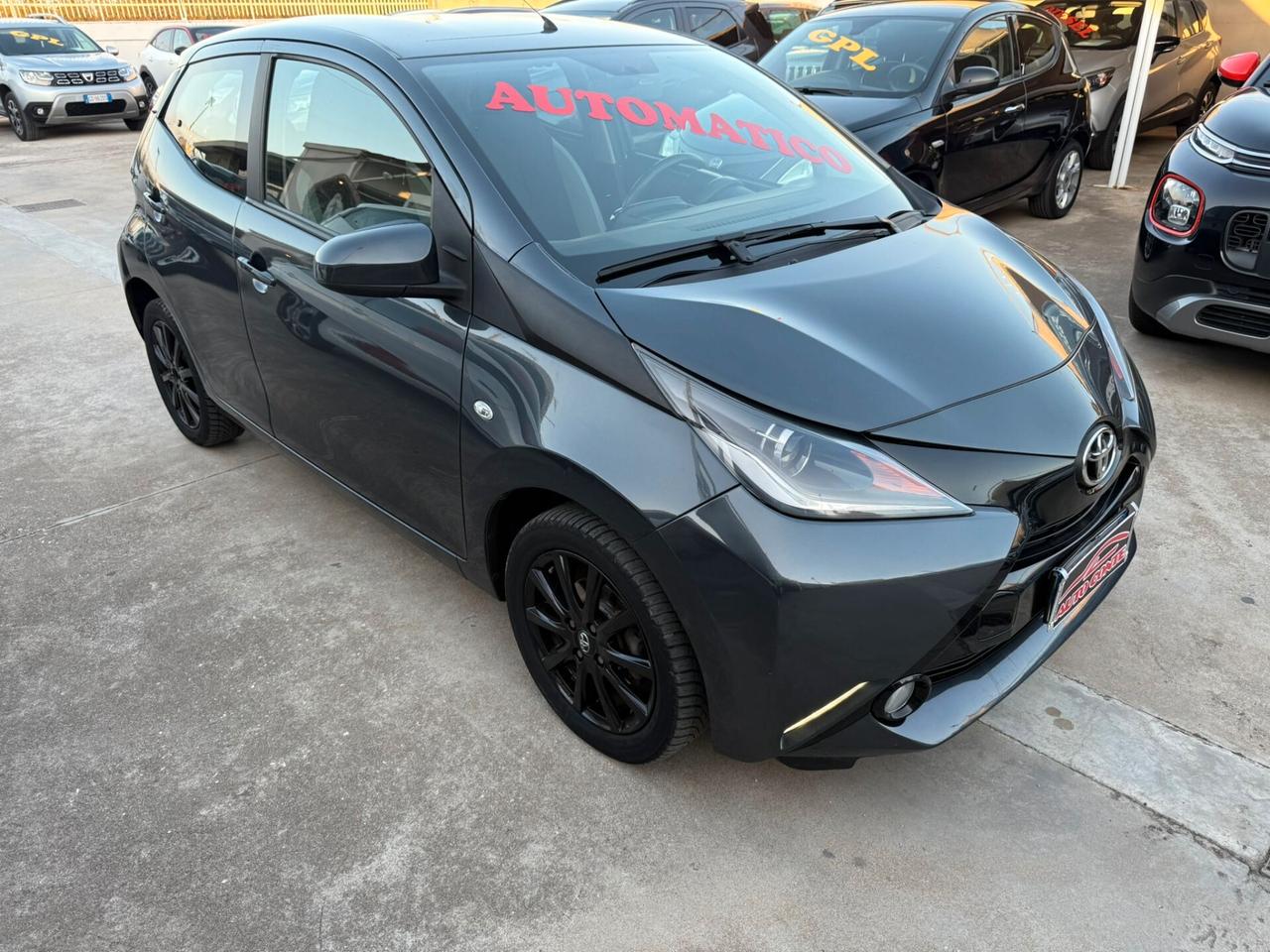 Toyota Aygo 1.0 VVT-i 69 CV 5 porte x-clusiv