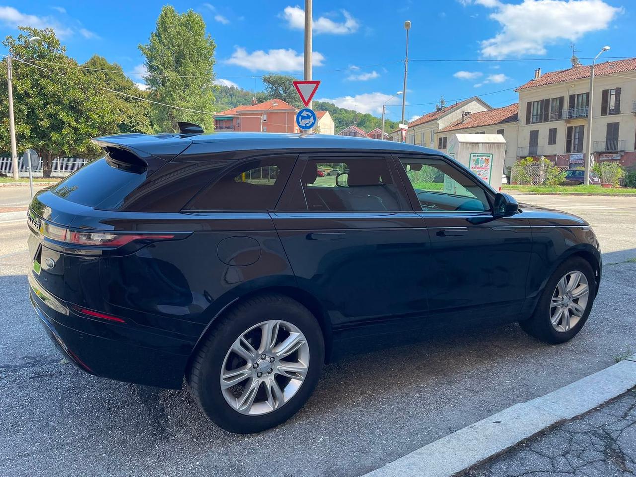 Land Rover Range Rover Velar R-Dynamic D 24 #12109