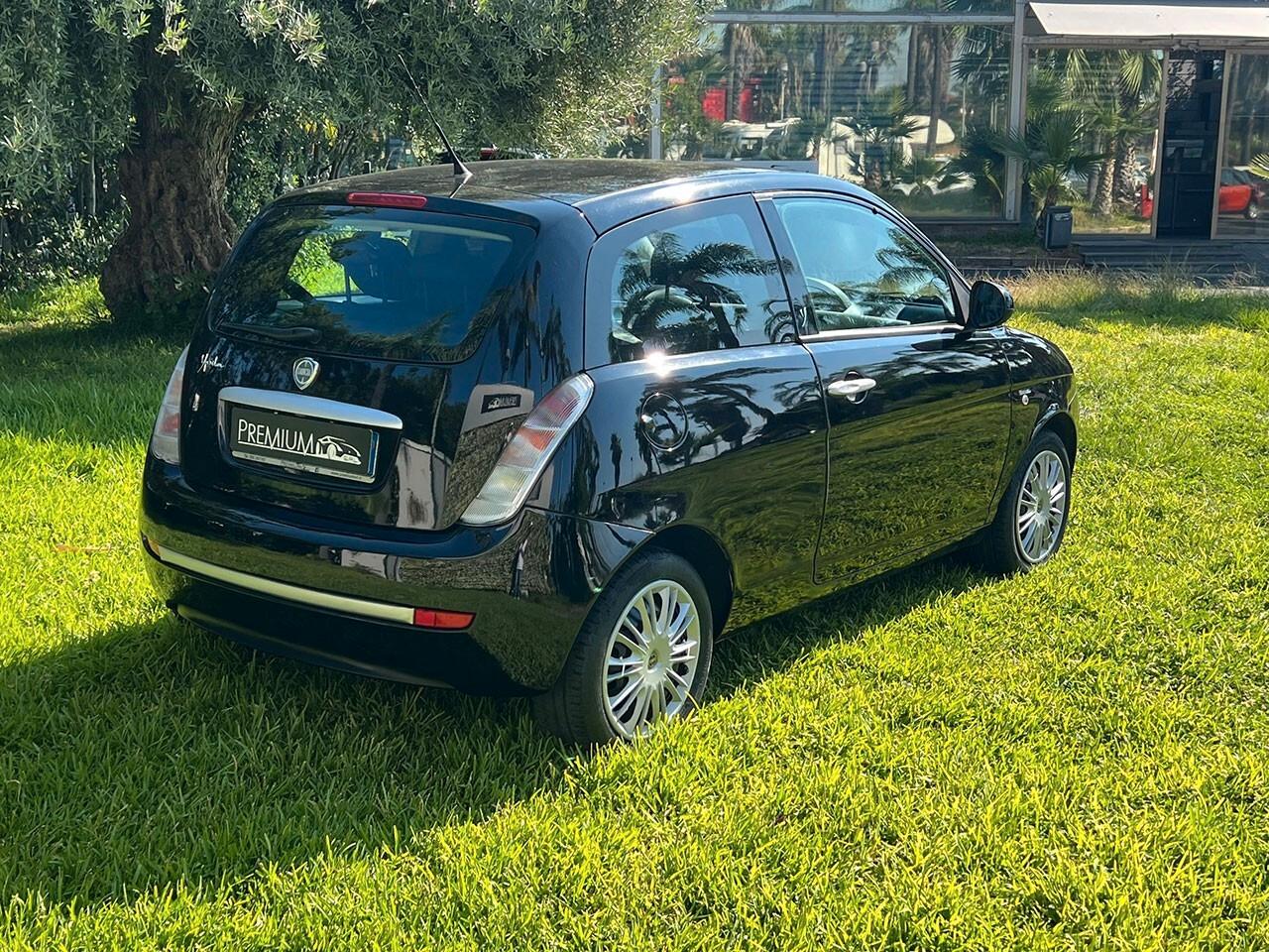 Lancia Ypsilon 1.3 MJT 90 CV Platino