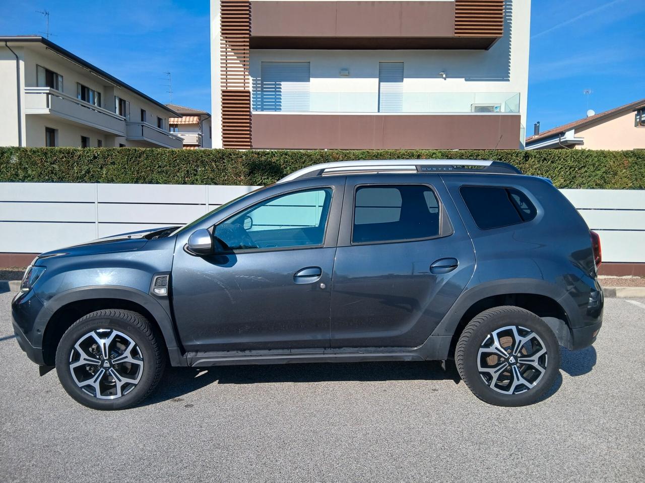 Dacia Duster 1.0 TCe 100 CV ECO-G 4x2 Prestige tua a € 199 mese