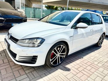 Volkswagen Golf 2.0 TDI DSG Sport Edition