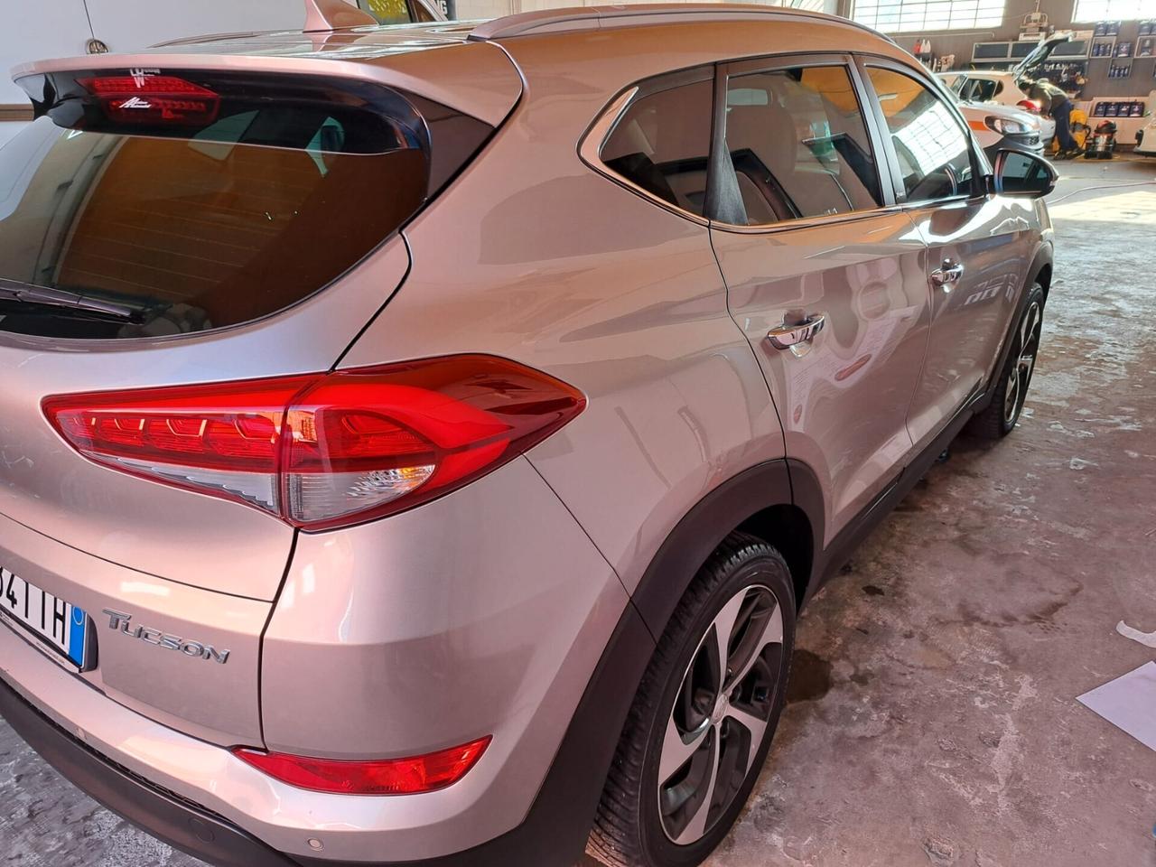 HYUNDAI TUCSON 1.7 XPOSSIBLE € 12900 SENZA VINCOLI