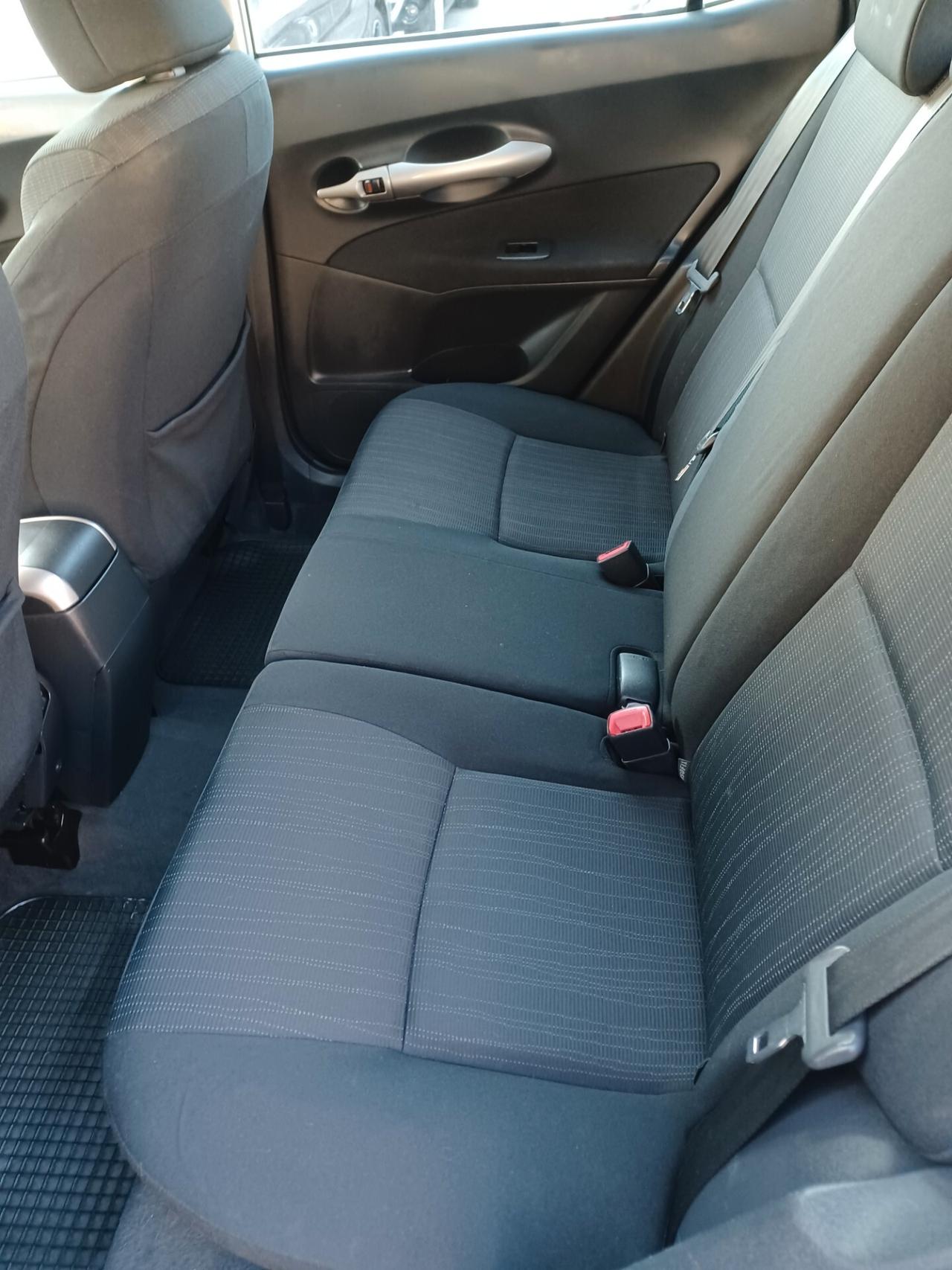 Toyota Auris 1.4 D-4D 5 porte Sol PERFETTA