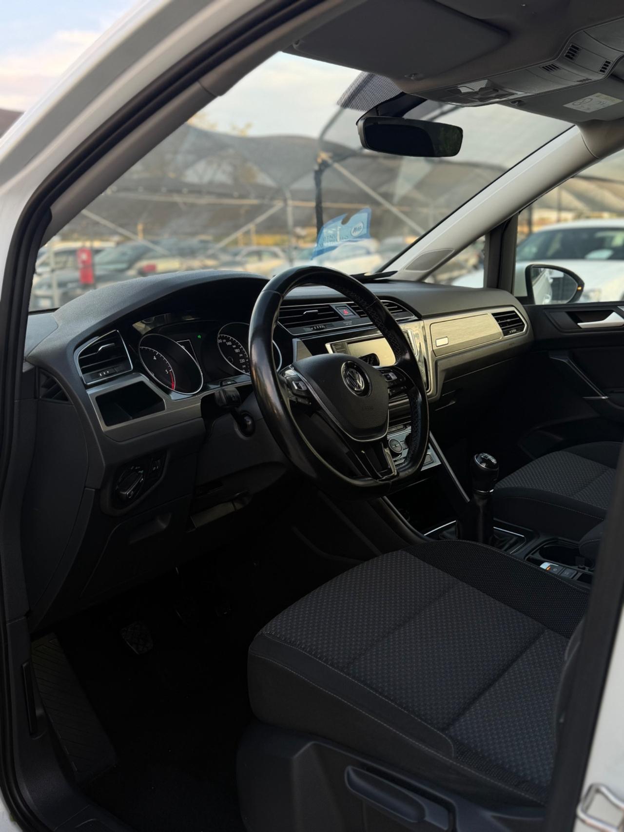 Volkswagen Touran 1.6 TDI Executive BlueMotion Technology