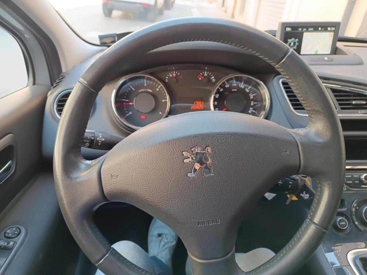 Peugeot 5008 1.6 HDi 112CV ALLURE 7 POSTI NAVI GANCIO TRAINO