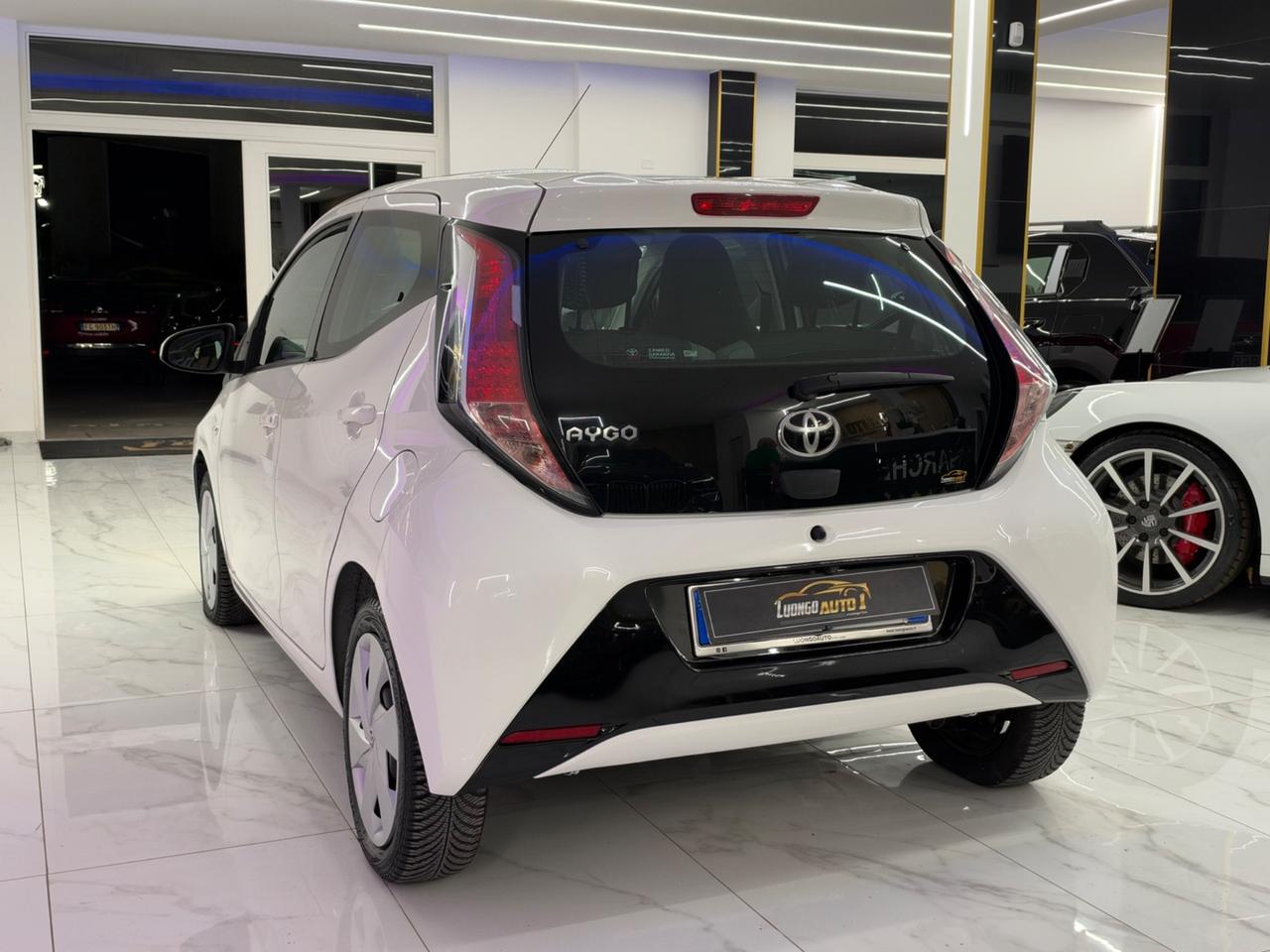Toyota Aygo 1.0 69Cv Automatica Full Opt-Car Play