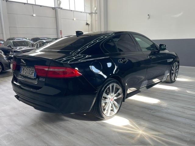 Jaguar XE 2.0 D 180 CV AWD aut. R-Sport