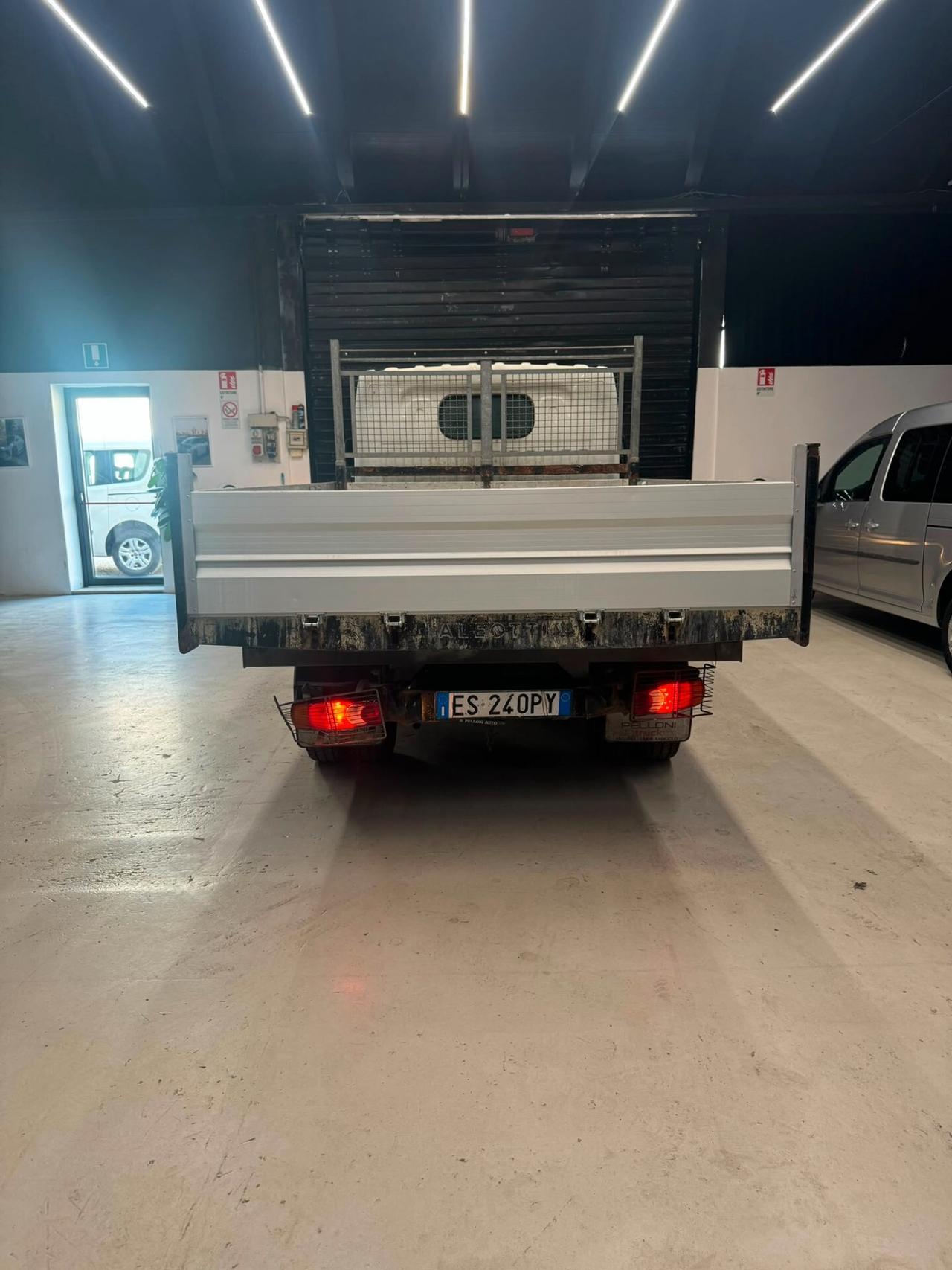 Nissan Cabstar Ribaltabile trilaterale