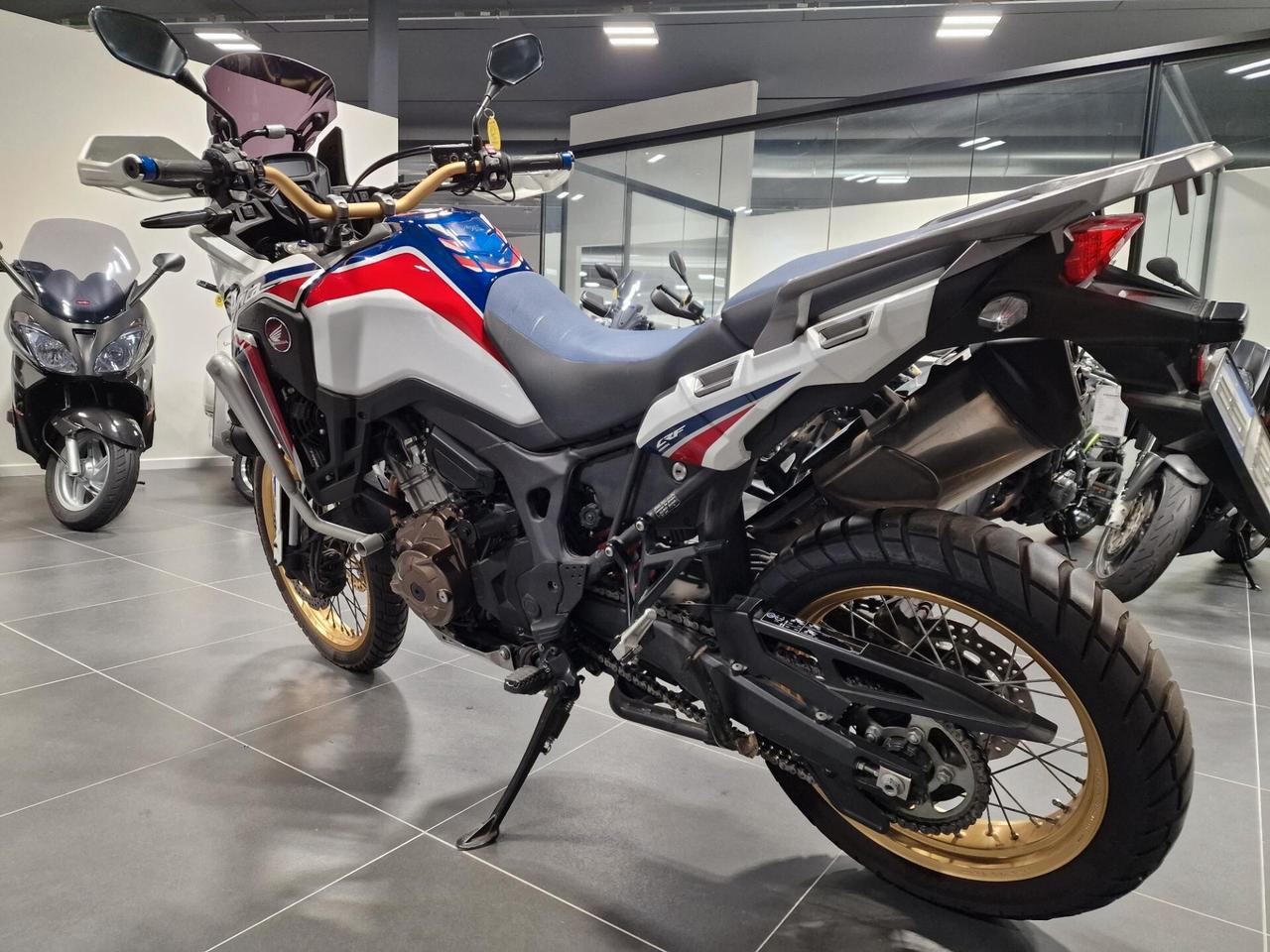 Honda CRF1000L Africa Twin DCT Tricolor