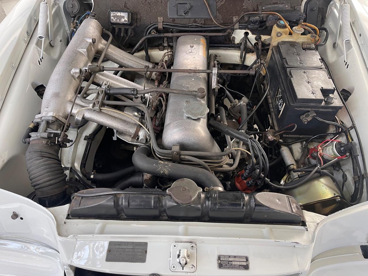 Mercedes-benz 220 W111