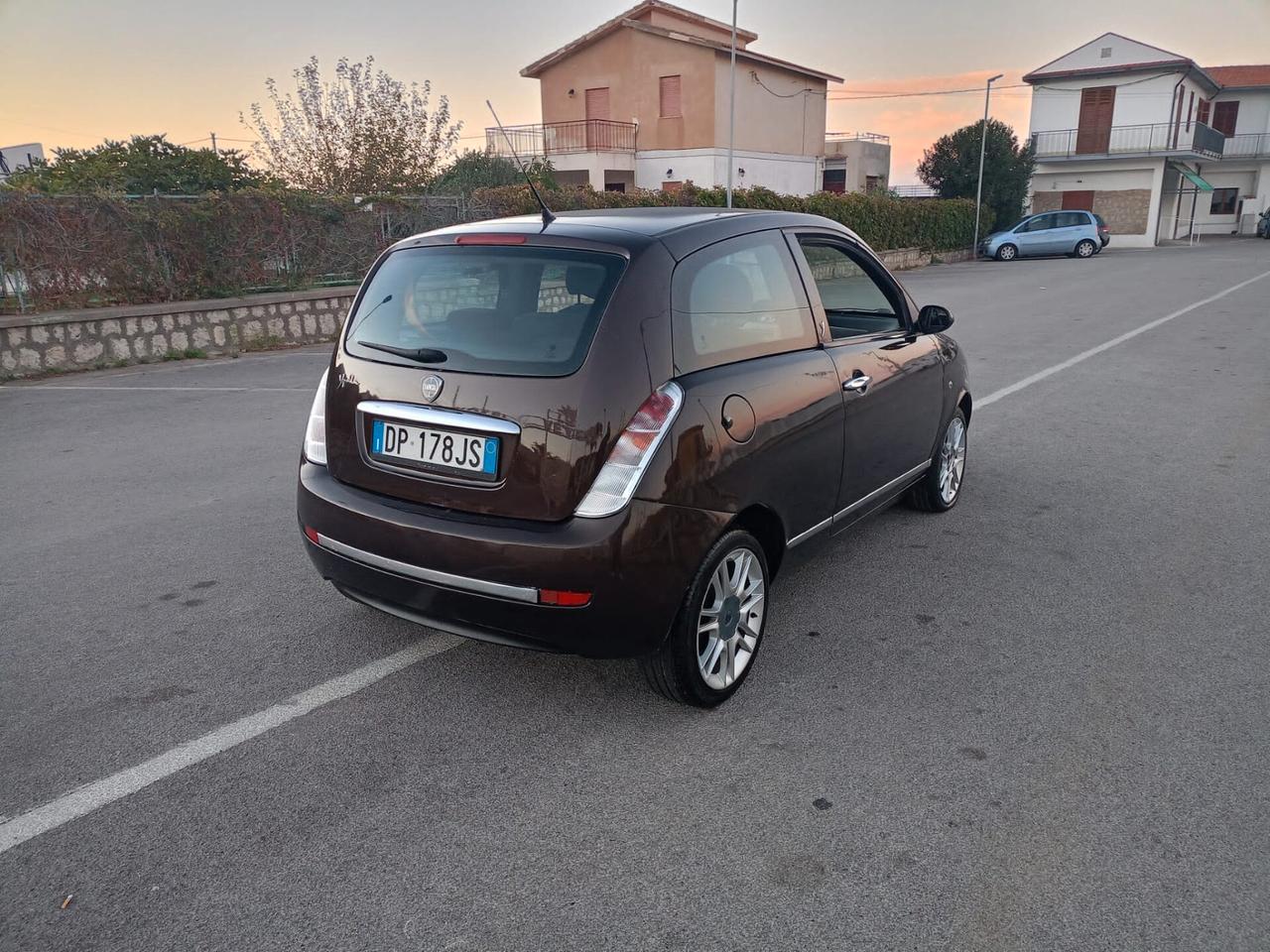 Lancia Ypsilon 1.2 Oro Plus