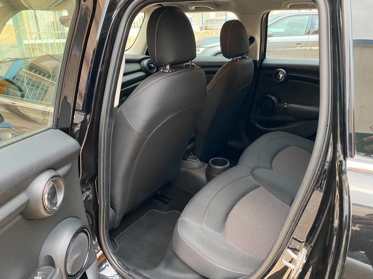 Mini Cooper D 1.5 116 CV - 5 PORTE