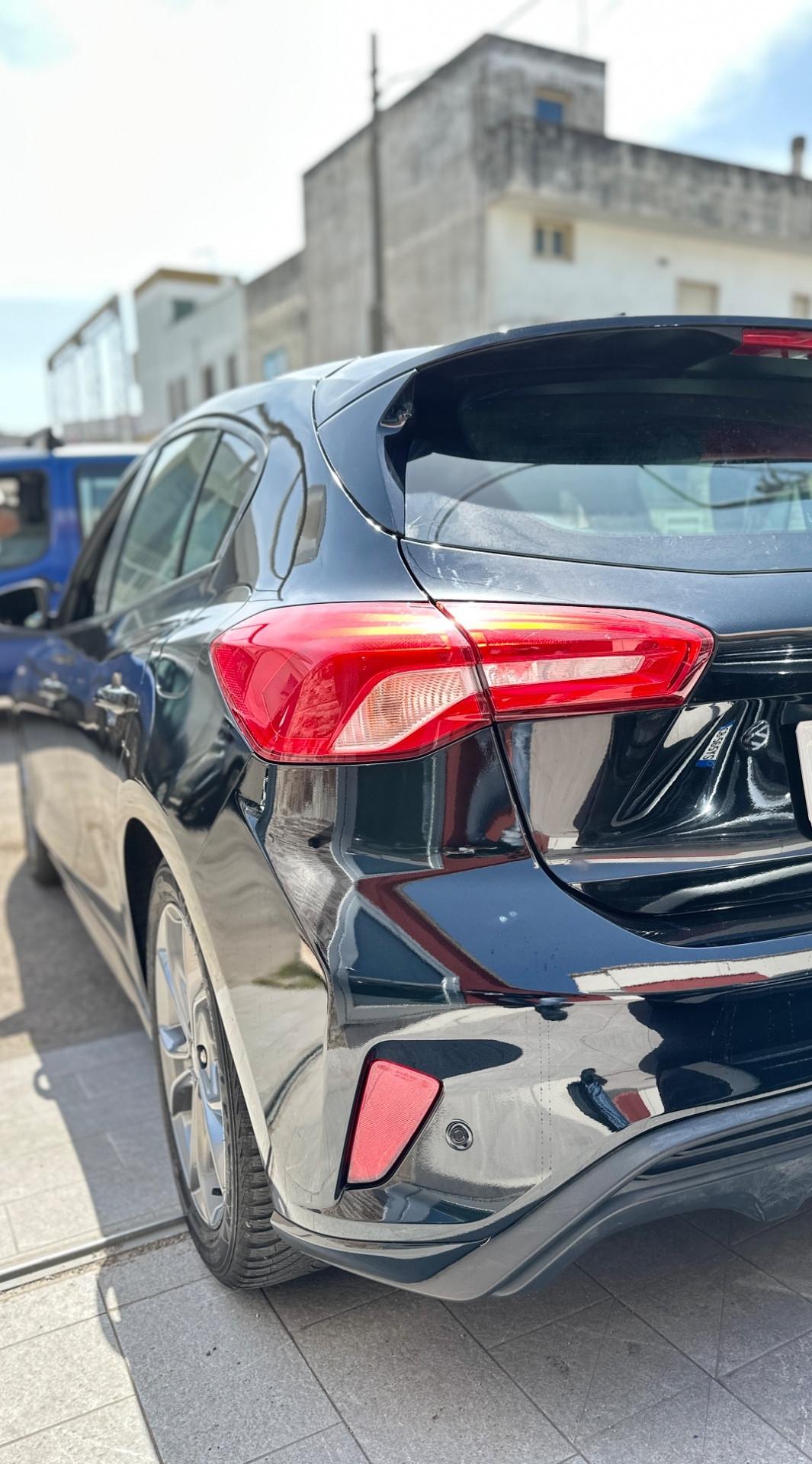 Ford Focus 1.5 120 CV ST-Line-2021 LED/18"/NAVI