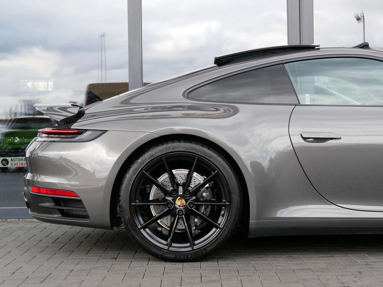 Porsche 911 Carrera