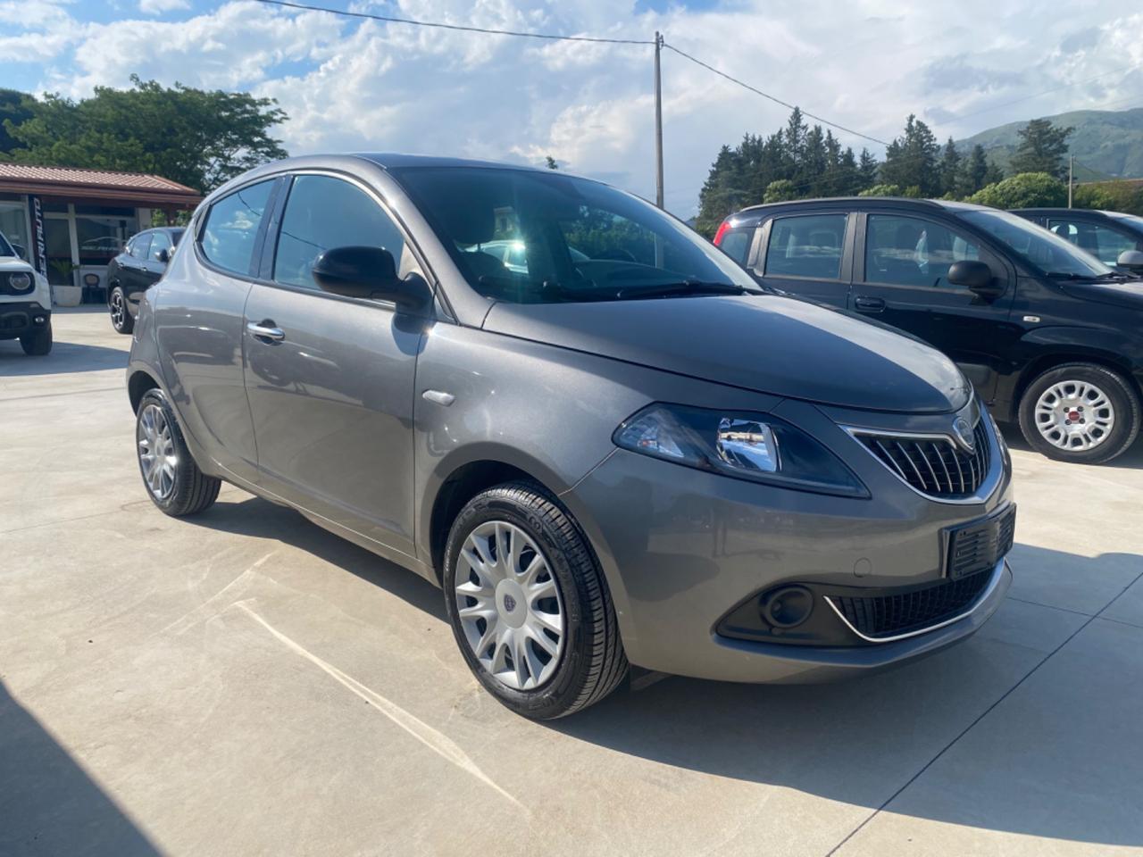 Lancia Ypsilon 1.0 FireFly 5 porte S&S Hybrid Gold