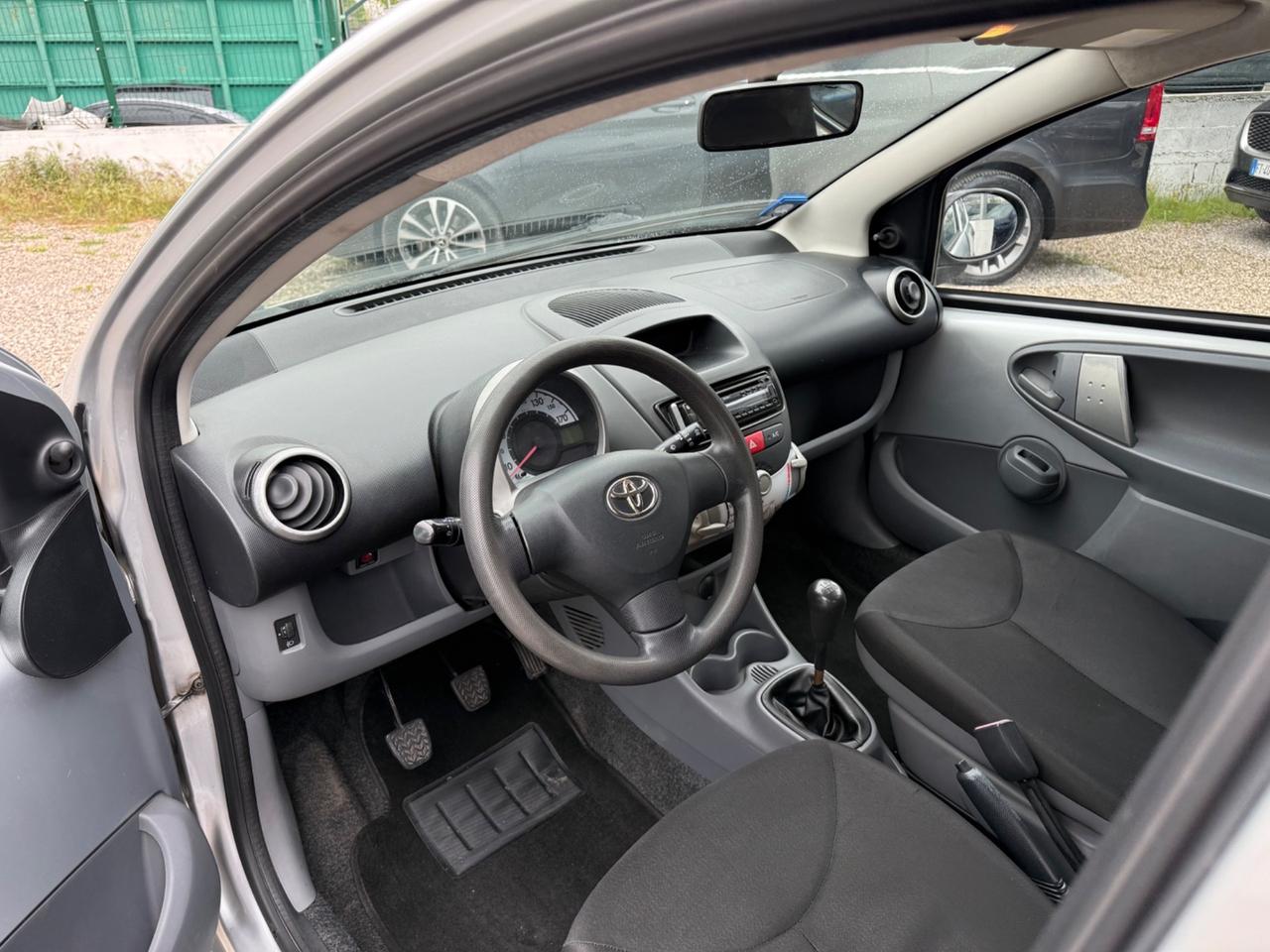 Toyota Aygo 1.0 12V VVT-i 5 porte Sol