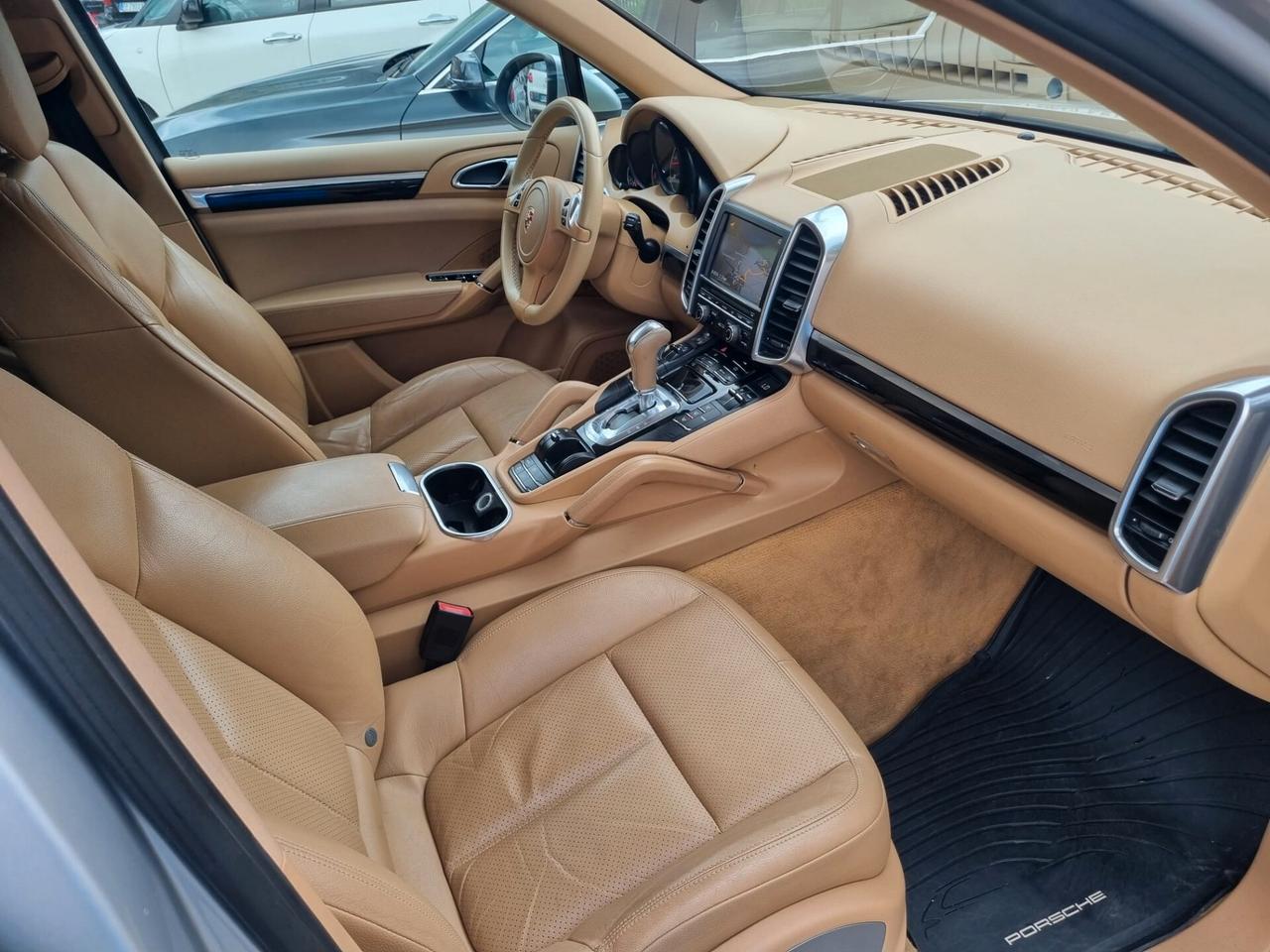 Porsche Cayenne 3.0 Diesel - PERFETTA