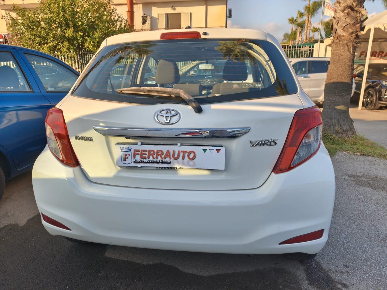 TOYOTA YARIS 1.0 LOUNGE +NAVI