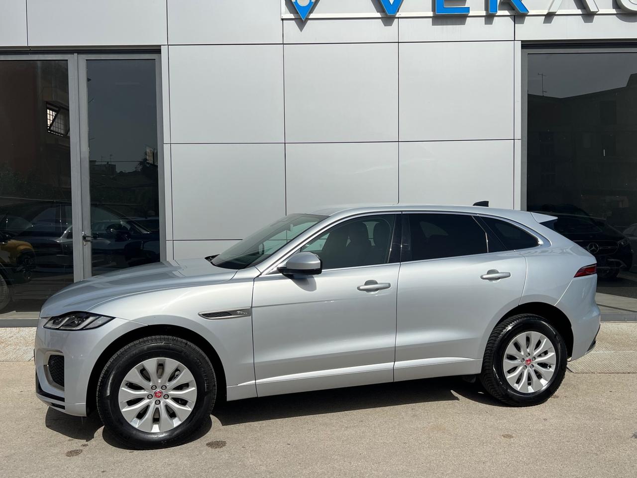 Jaguar F-Pace R-Dynamic S awd possibilità noleggio no scoring